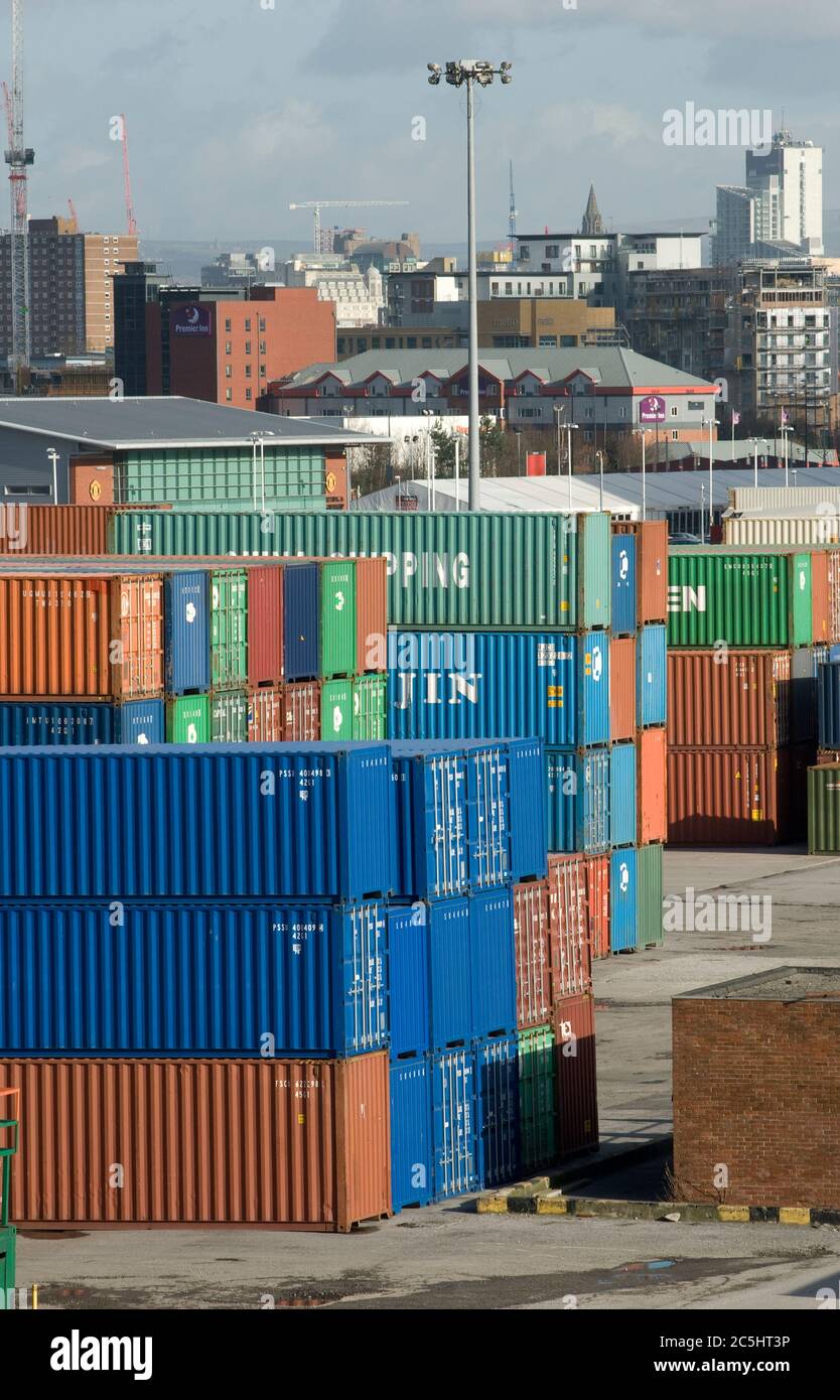 Container im Manchester Euroterminal, Trafford Park, Manchester, England. Stockfoto