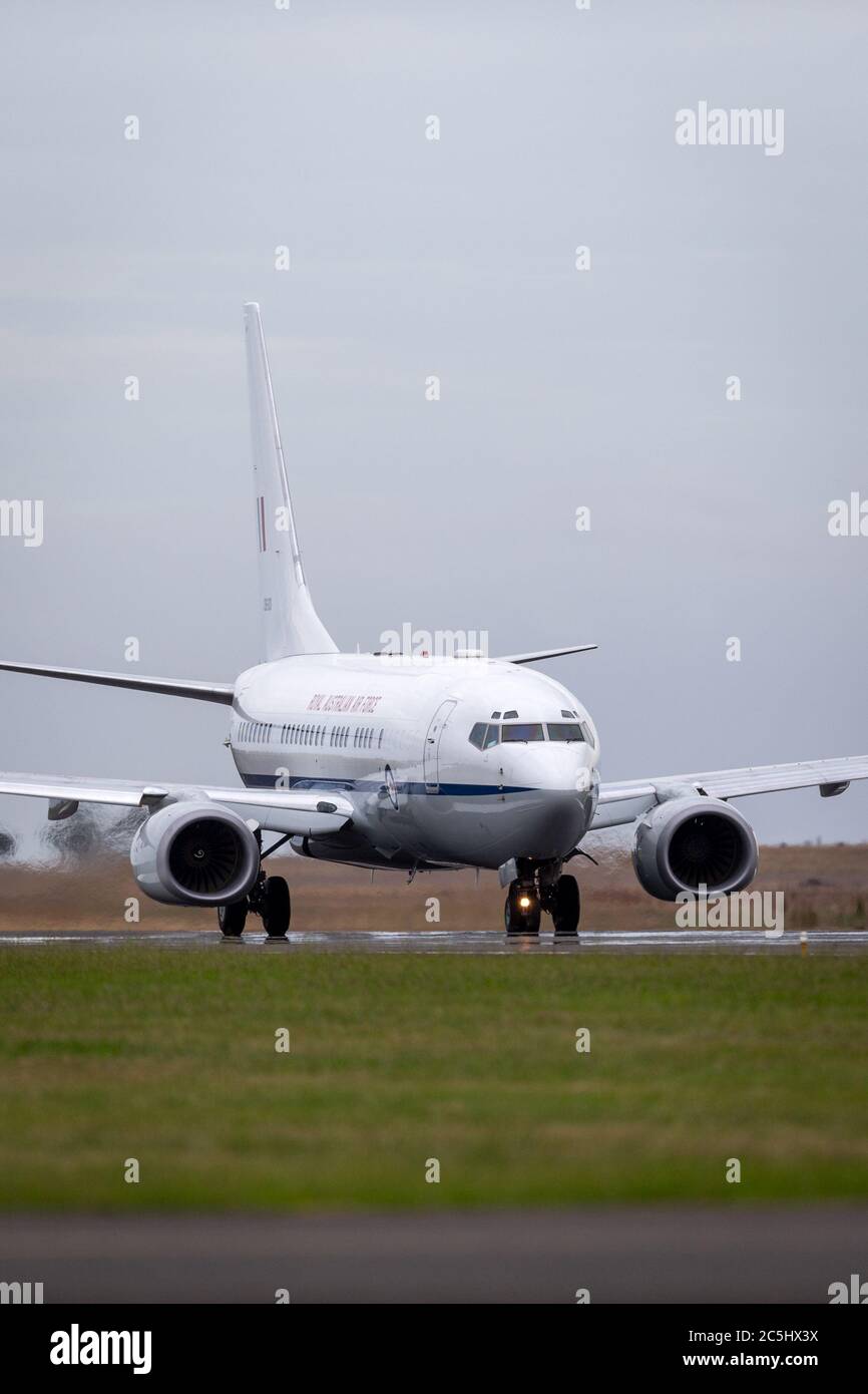 Royal Australian Air Force (RAAF) Boeing 737-7DF VIP-Transportflugzeug A36-001 von 34 Squadron in RAAF Fairbairn, Canberra. Stockfoto