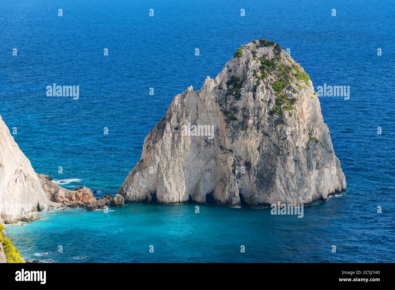 Die Mizithres, Kleine und Große. Beeindruckende Felsformationen auf Kap Keri, Zakynthos Insel. Griechenland. Stockfoto