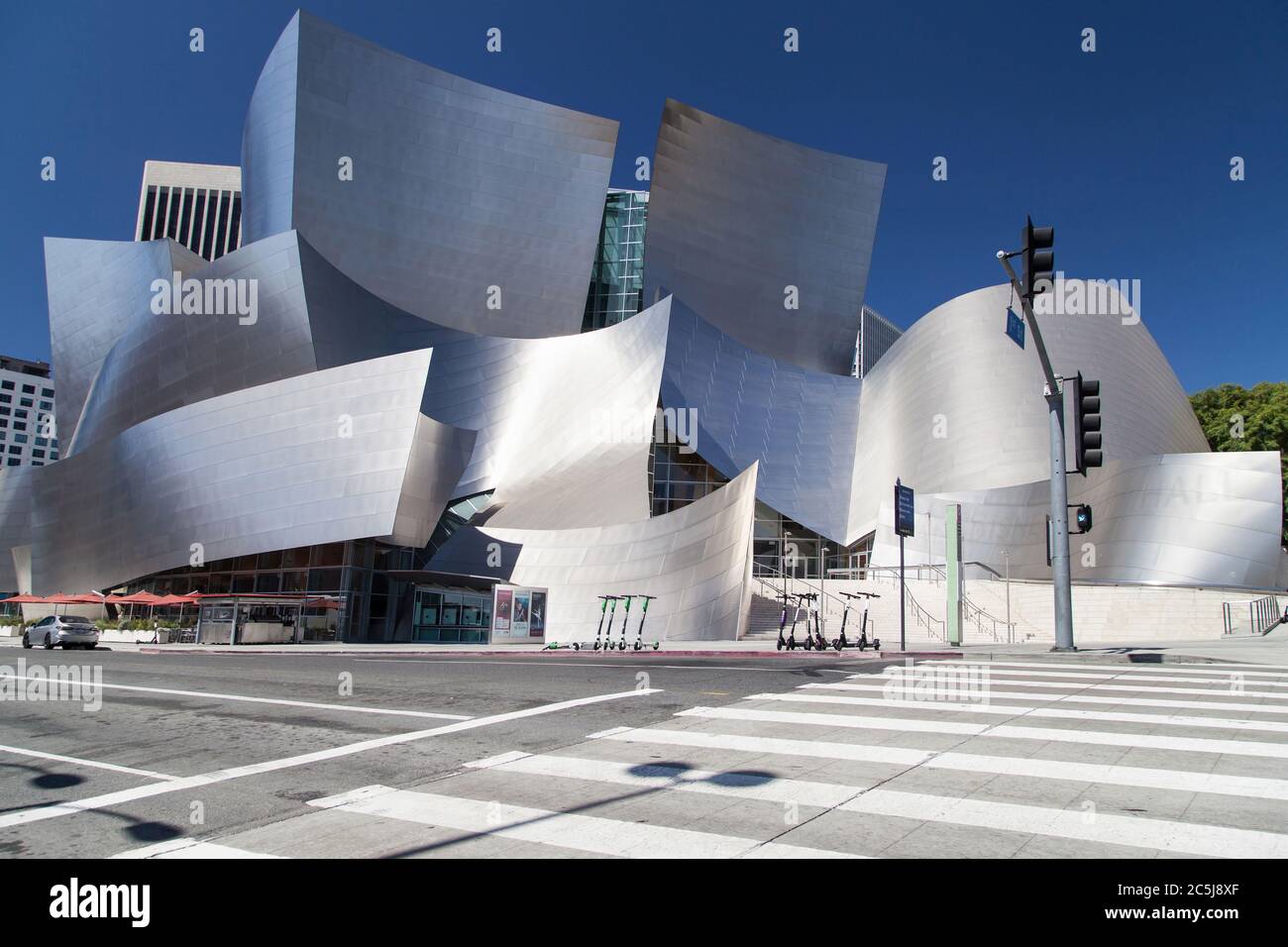Las Angeles, Kalifornien - 9. September 2019: Wall Disney Concert Hall von Frank Gehry in Los Angeles, Kalifornien, USA. Stockfoto