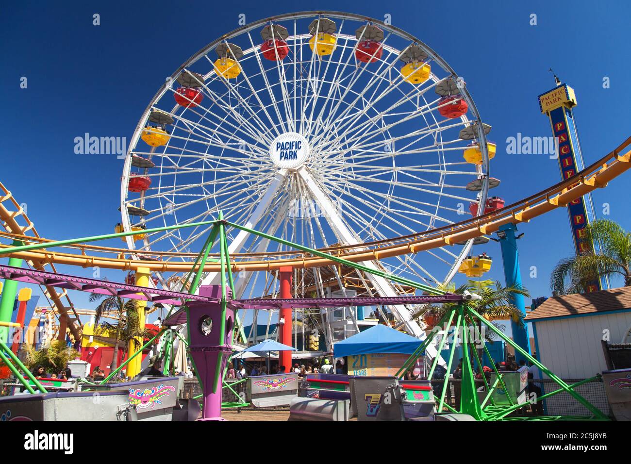 Las Angeles, Kalifornien - 9. September 2019: Pacific Park Ferris Wheel in Santa Monica, Los Angeles, USA. Stockfoto