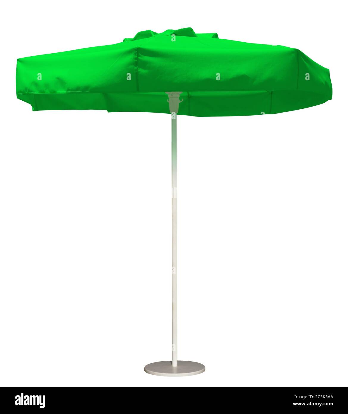 Grüner Sonnenschirm isoliert. Beschneidungspfad enthalten. Stockfoto