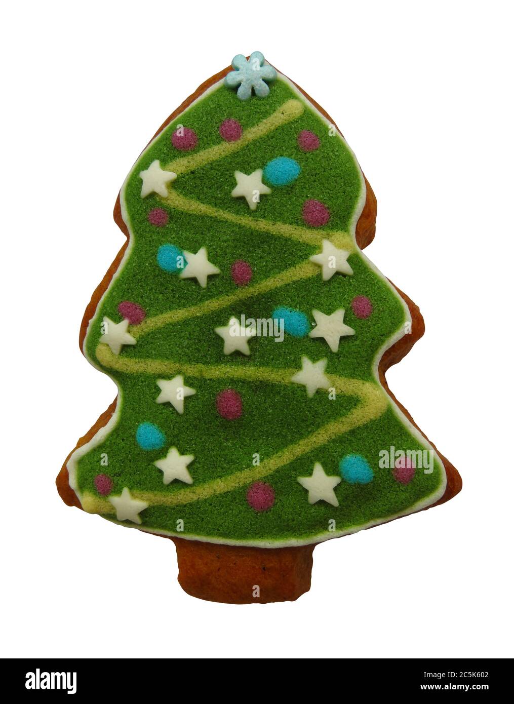 Hausgemachter Keks in Form eines weihnachtsbaumes isoliert auf weiß mit Clipping Pfad. Stockfoto
