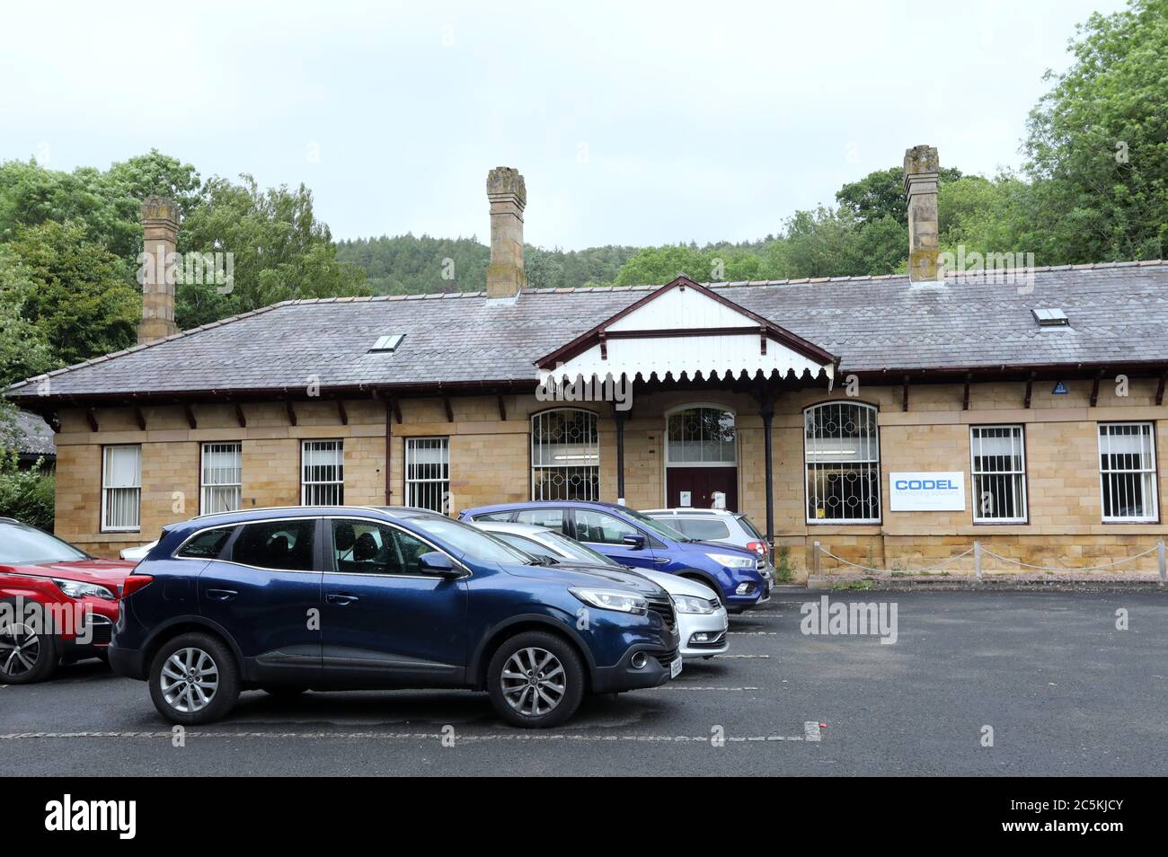 Codel Büros im ehemaligen Bahnhofsgebäude in Bakewell Stockfoto