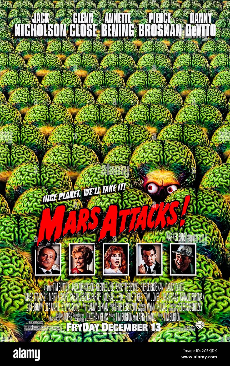 Mars Greift An! (1996) Regie: Tim Burton mit Jack Nicholson, Pierce Brosnan, Sarah Jessica Parker, Pierce Brosnan, Glenn Close und Danny DeVito. Die Erde wird von grausamen Marsmenschen auf der Grundlage der Topps Mars Angriffe 1962 Trading Cards überfallen. Stockfoto