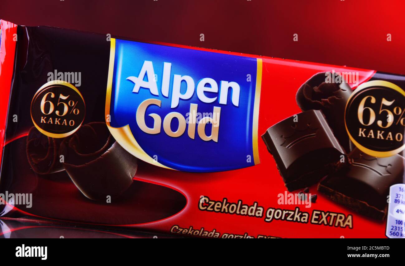 POSEN, POL - APR 7, 2020: Schokoladen-Riegel von Alpen Gold, beliebte Marke  von Süßwaren von Kraft Foods Stockfotografie - Alamy
