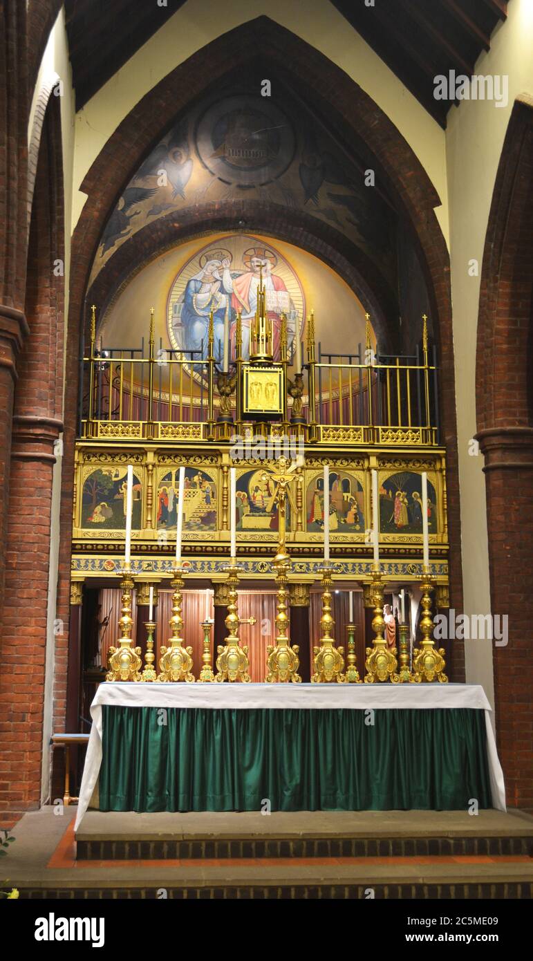 Im Inneren der Schrein-Kirche in Walsingham, Norfolk, Großbritannien Stockfoto