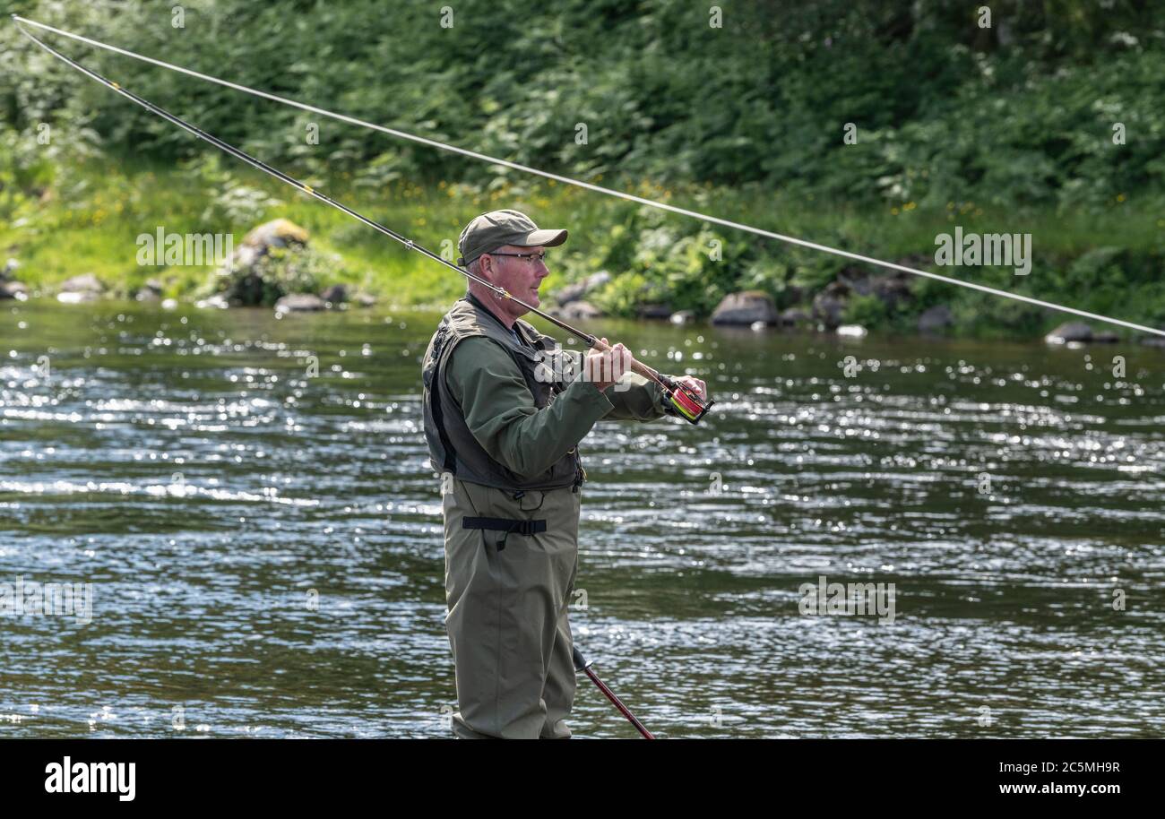 Lachsfischerei Fluss Ewe Stockfoto