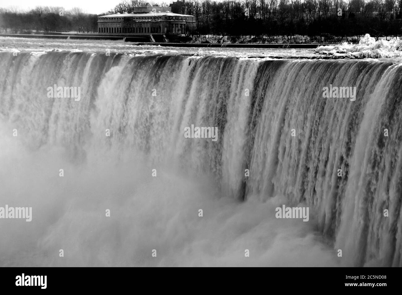 Die Horseshoe Falls vom Niagara Parkway aus gesehen, Niagara Falls. Stockfoto