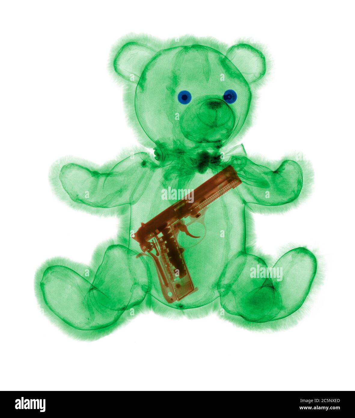 Pistole im Teddybär, farbige Röntgenaufnahme. Stockfoto