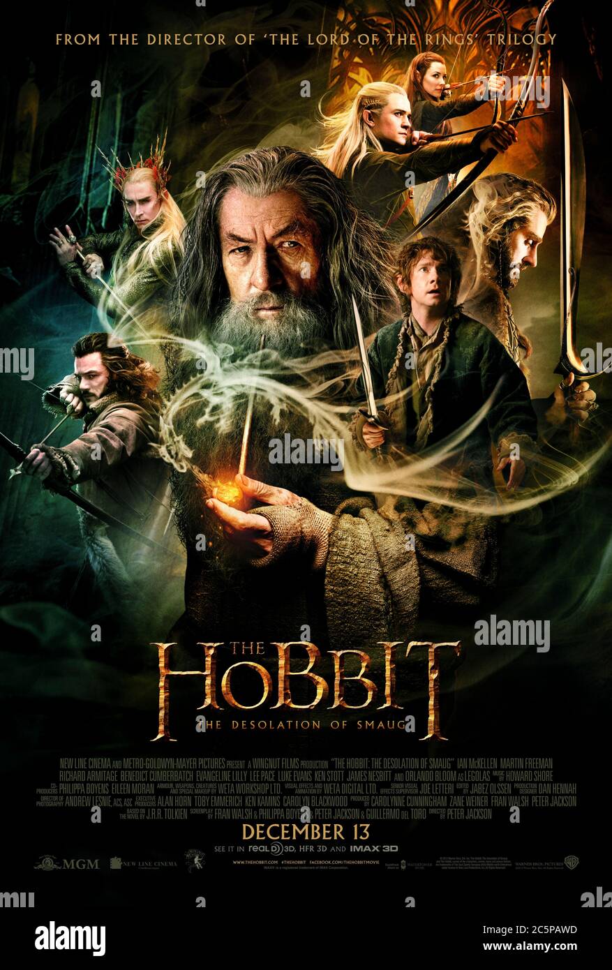 The Hobbit: The Desolation of Smaug (2013) Regie: Peter Jackson mit Ian McKellen, Martin Freeman, Richard Armitage und James Nesbitt. Zweiter Teil der Trilogie nach J. R. R. R. Tolkiens Buch der Hobbit, schließt sich Bilbo Baggins den Zwergen in ihrem Kampf gegen den Drachen Smaug an. Stockfoto