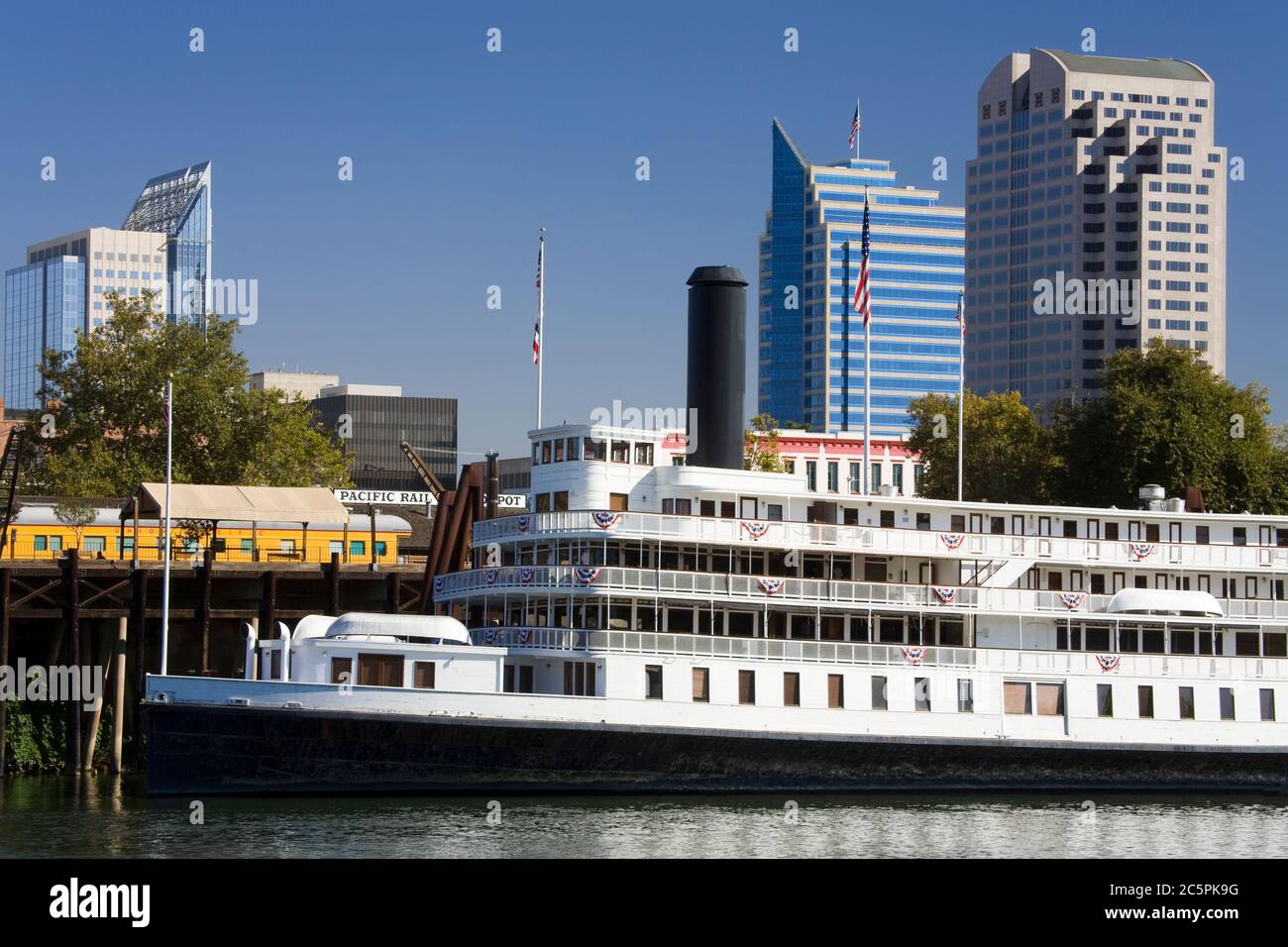 Delta-König Raddampfer in Old Town Sacramento, Kalifornien, USA Stockfoto