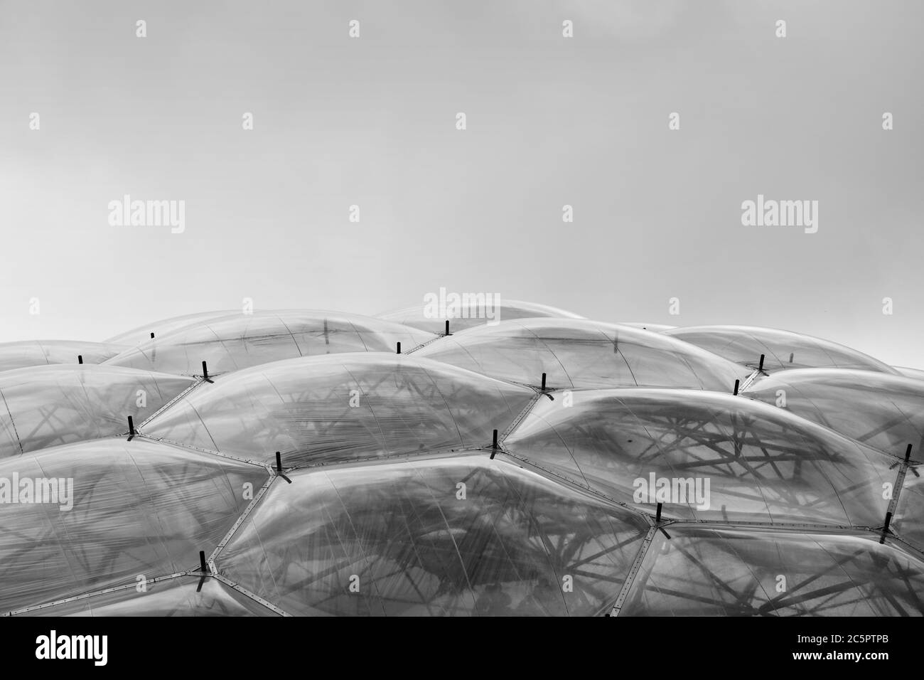 Geodätische Biomassen beim Eden Project in Cornwall, Großbritannien Stockfoto