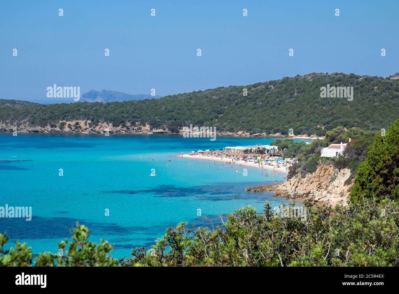 Tuerreda Strand, Süd Sardinien, einer der besten Strände der Welt mit kristallklarem Wasser und weißem Sand genannt Stockfoto