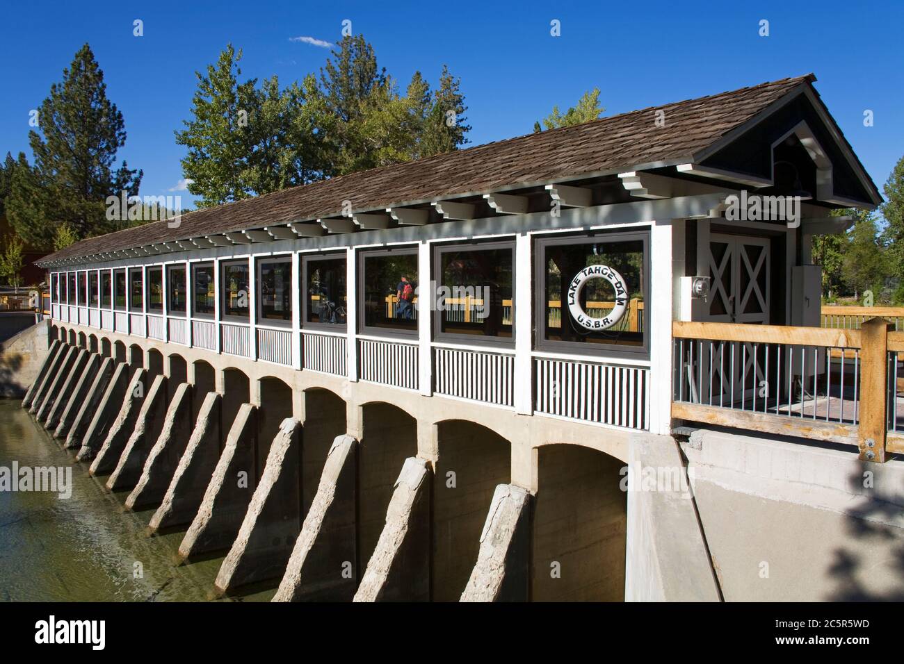 Dam Tahoe City am Truckee River, Lake Tahoe, Kalifornien, USA Stockfoto