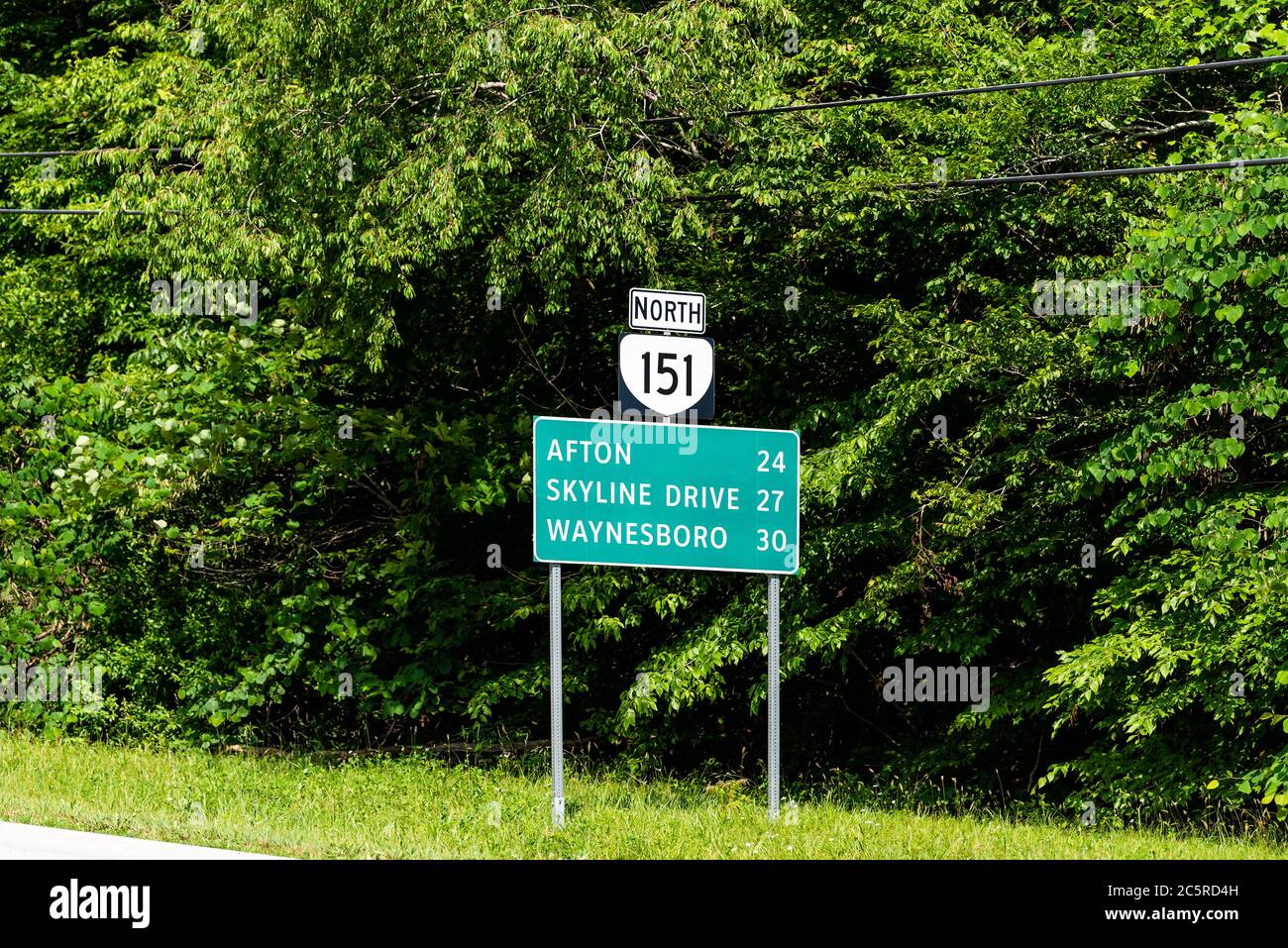 Roseland, Virginia in der Nähe Blue Ridge parkway Berge auf der berühmten landschaftlich schönen Straße Route 151 Patrick Henry Highway in Nelson County mit Schild für afton, skyli Stockfoto