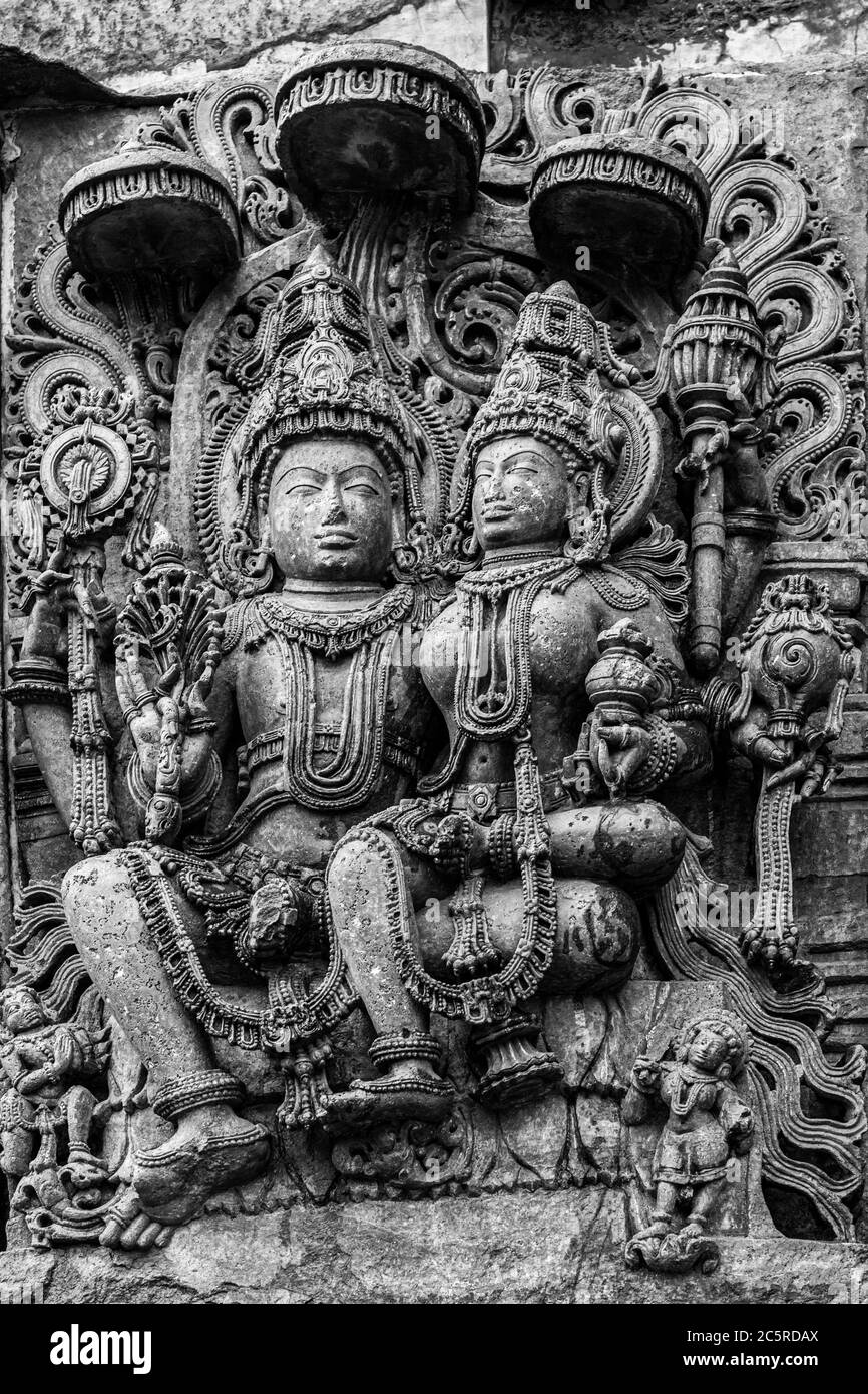 Heilige indische gott shiva und parvati Skulptur aus dem alten Indien Stockfoto
