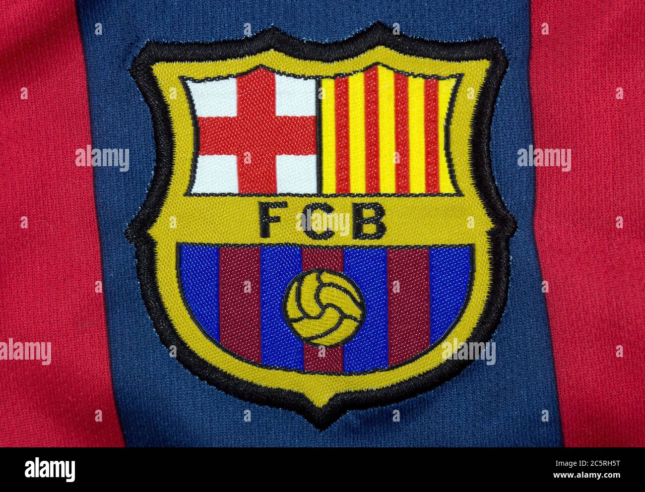 BARCELONA, SPANIEN - 8. MAI 2015: FC Barcelona T-Shirt Badge. Der FC Barcelona ist eine Fußballmannschaft mit Sitz in Barcelona, Katalonien, Spanien. Sie haben viele gewonnen Stockfoto