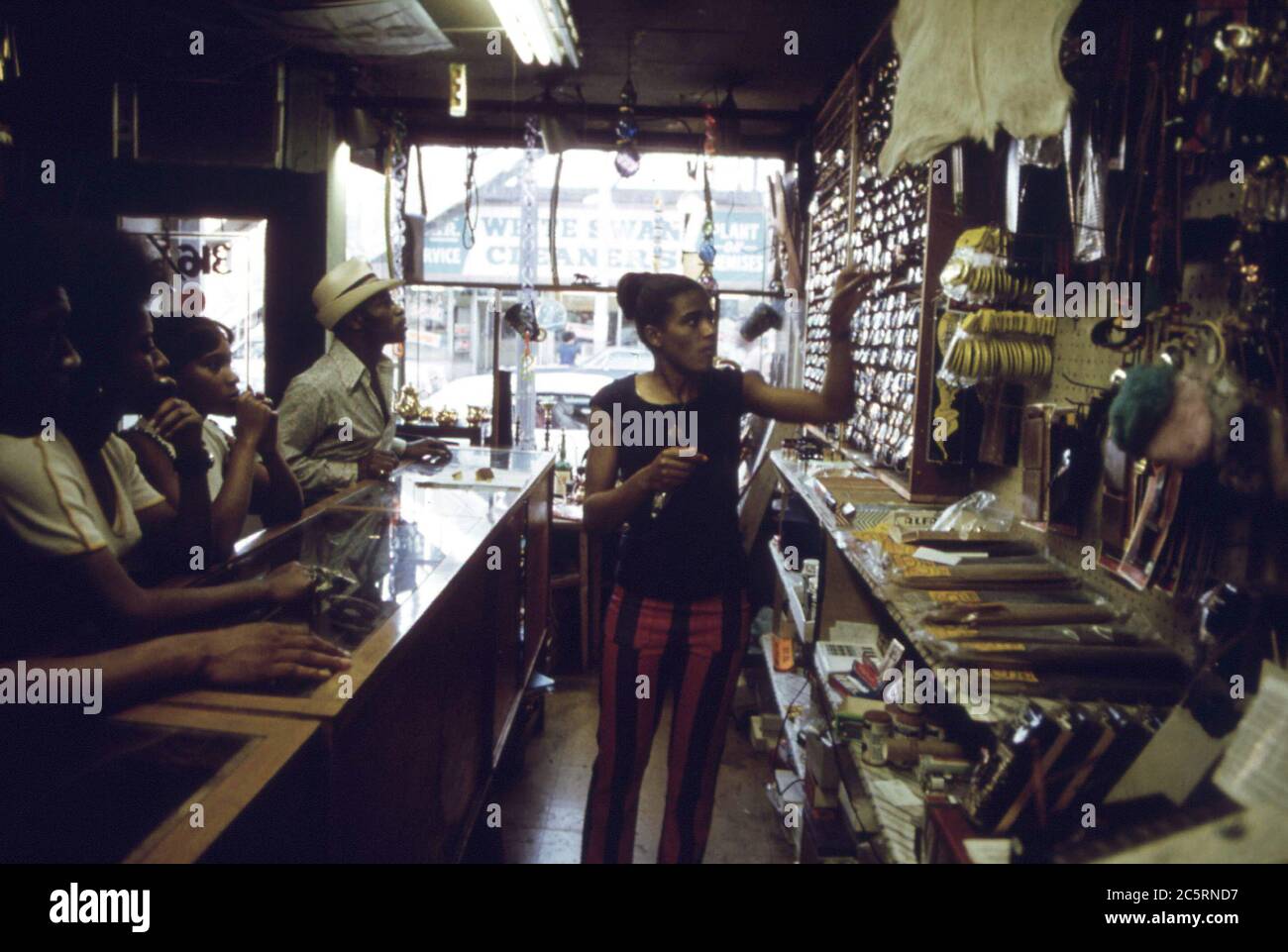 1973 - Black Owned Business auf der Südseite Chicagos. Die Stadt Wird Angenommen, Dass Die Schwarze Geschäftshauptstadt Der Vereinigten Staaten, 06/1973 Stockfoto