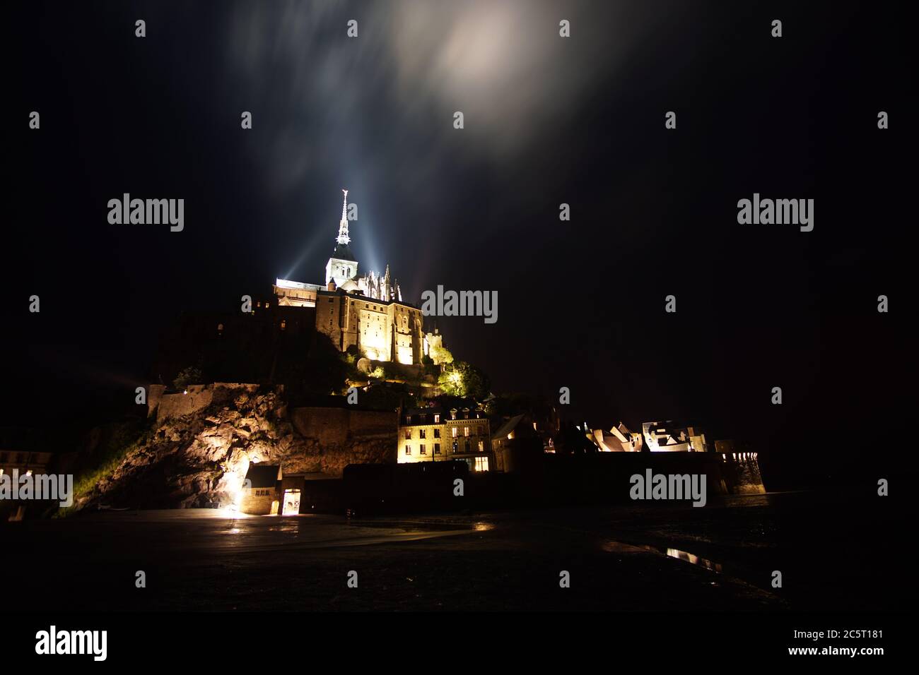 Mont St. Michel mit heiliger Wolke Stockfoto