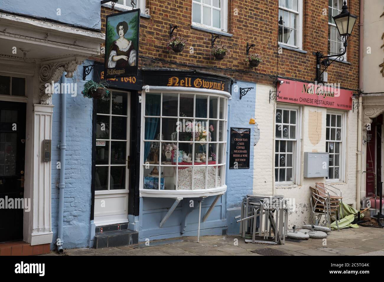 London, Großbritannien. Juli 2020. Church Street in der Nähe von Windsor Castle ist trotz der Aufhebung vieler Beschränkungen für die Sperrung durch Coronaviren weiterhin leer von Anwohnern und Touristen. Einige weitere Einschränkungen werden ab dem 4. Juli aufgehoben, wenn die Pubs und Restaurants wieder geöffnet werden. Kredit: Mark Kerrison/Alamy Live Nachrichten Stockfoto