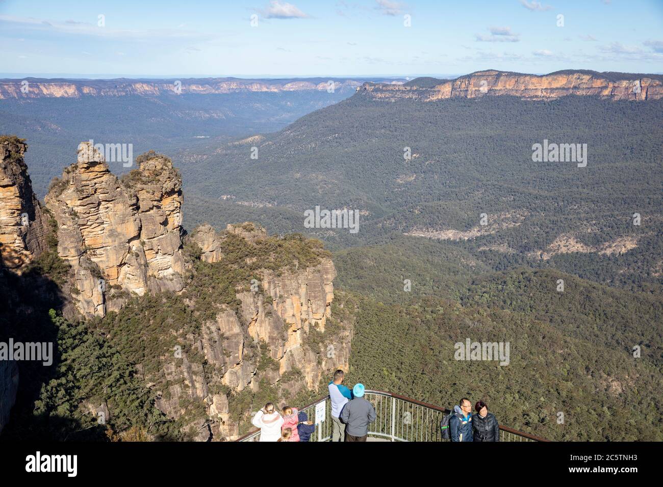 Drei Schwestern und Mount Solitary Jamison Valley am Echo Point Katoomba in den blauen Bergen NSW, Australien Stockfoto