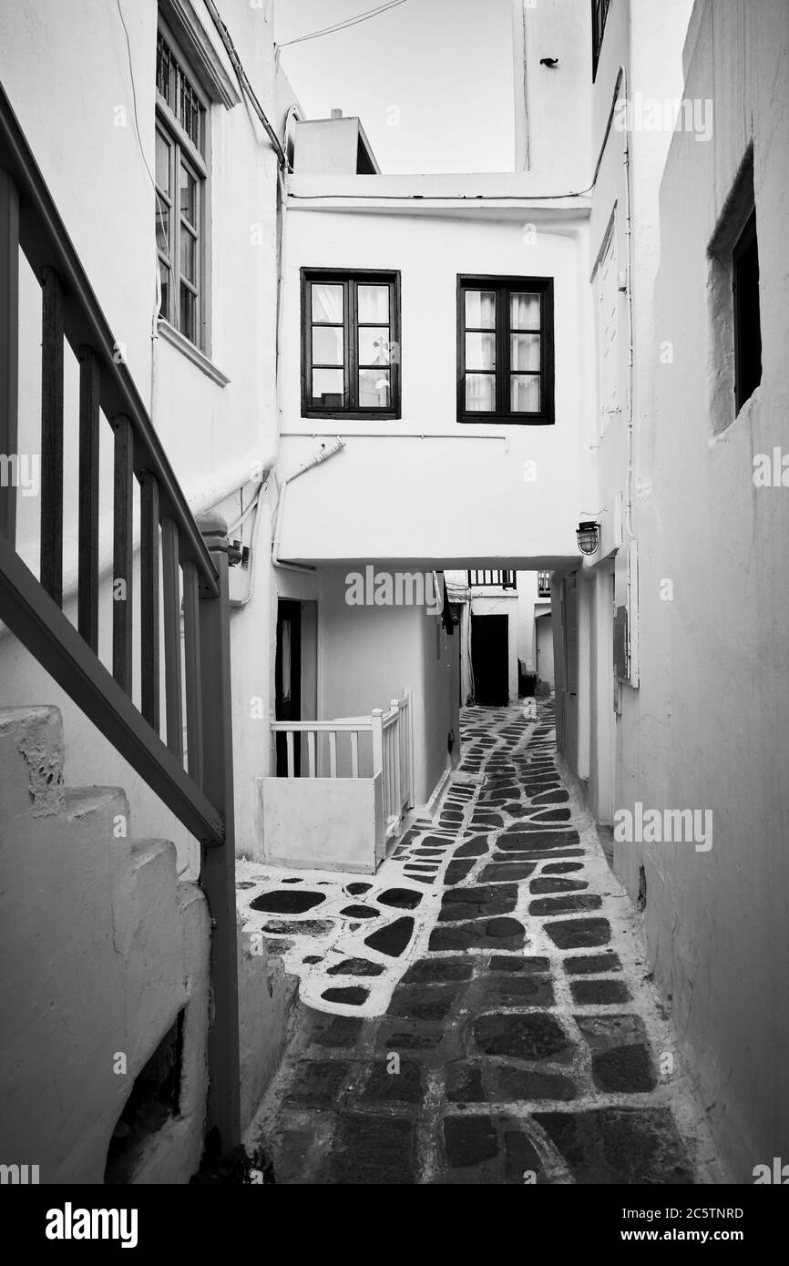 Mykonos Street Schwarzweiss Stockfotos Und Bilder Alamy