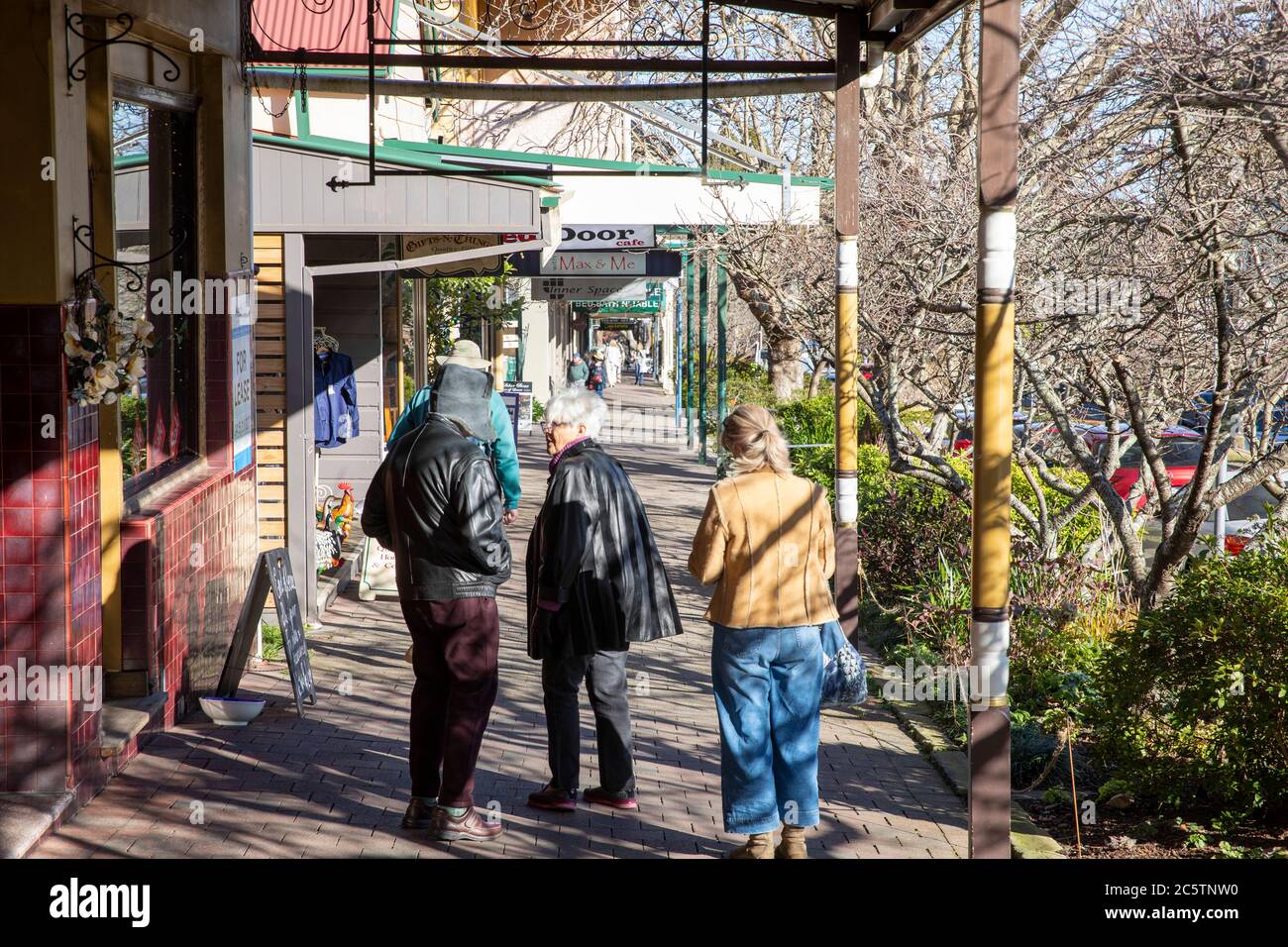 Leura Dorf im Blue Mountains Nationalpark an einem sonnigen Wintertag, New South Wales, Australien Stockfoto