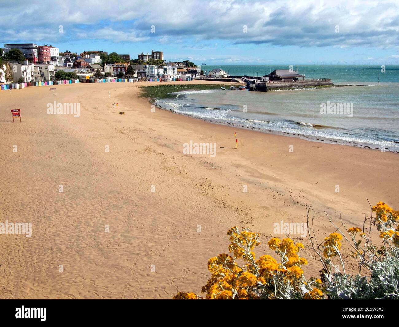 Broadstairs Viking Bay Beach am Super Sunday nach Corona-Virus Lockdown 7/2020 Stockfoto