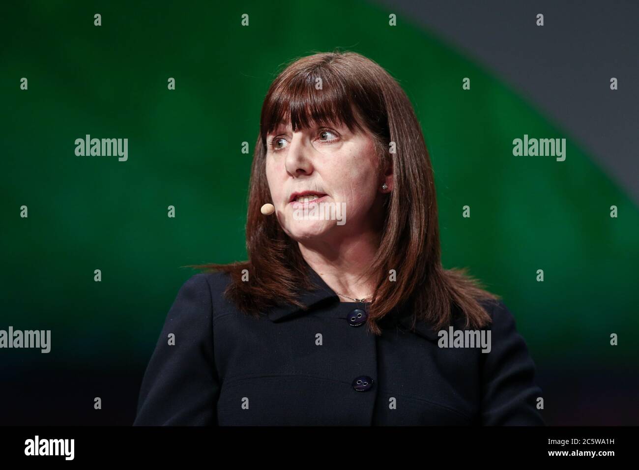 Lesley Griffiths MS für Wrexham und Kabinettsminister für Umwelt und ländliche Angelegenheiten in der walisischen Regierung, auf der Bühne während der NFU-Konferenz 2017 Stockfoto