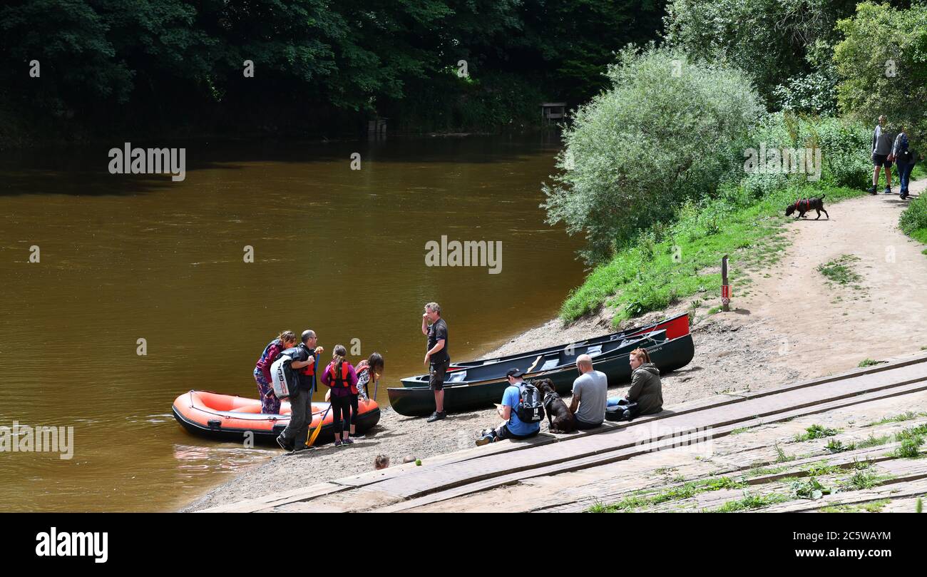 Boote zum Verleih auf dem Fluss Severn bei Ironbridge in Shropshire Stockfoto