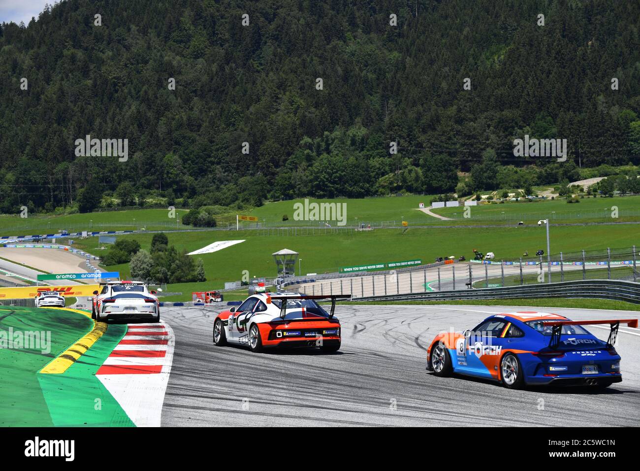 Spielberg, Österreich. Juli 2020. Motorsport: Porsche Mobil 1 Supercup, Spielberg 2020, #8 Julian Hanses (D, Lechner Racing Middle East) #31 Daan van Kuijk (NL, GP Elite) zur weltweiten Nutzung Quelle: dpa/Alamy Live News Stockfoto