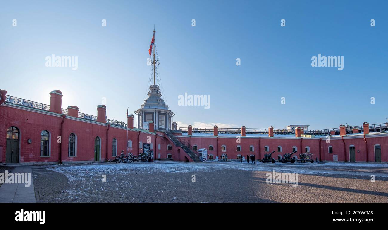 Peter und Paul Festung in Sankt Petersburg, Russland. Die Festung wurde im 18. Jahrhundert erbaut und ist heute eine der Hauptattraktionen Stockfoto