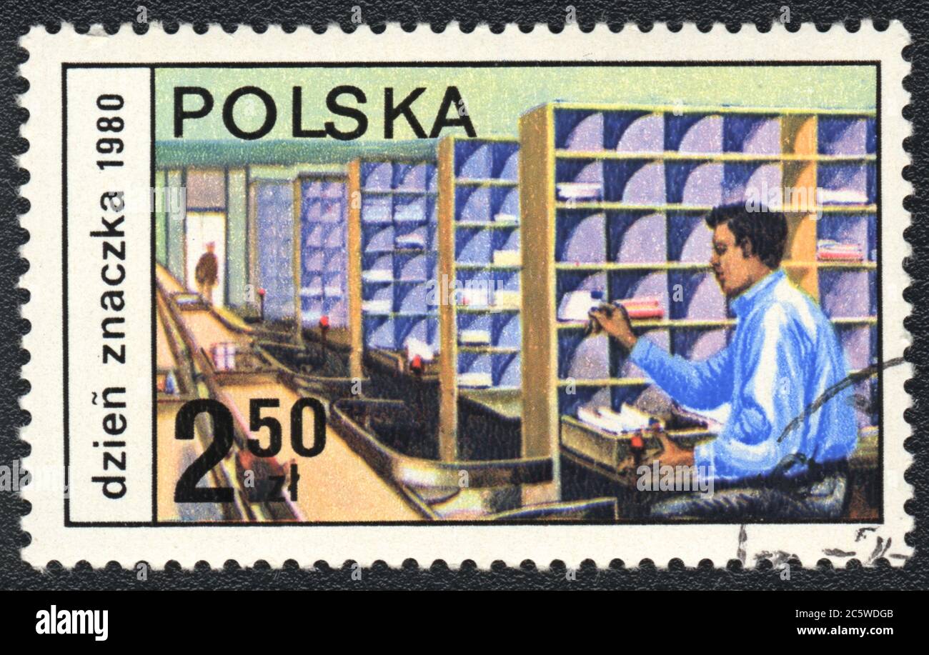 Briefmarke. Briefsortierung auf einer Post, Polen, 1980 Stockfoto