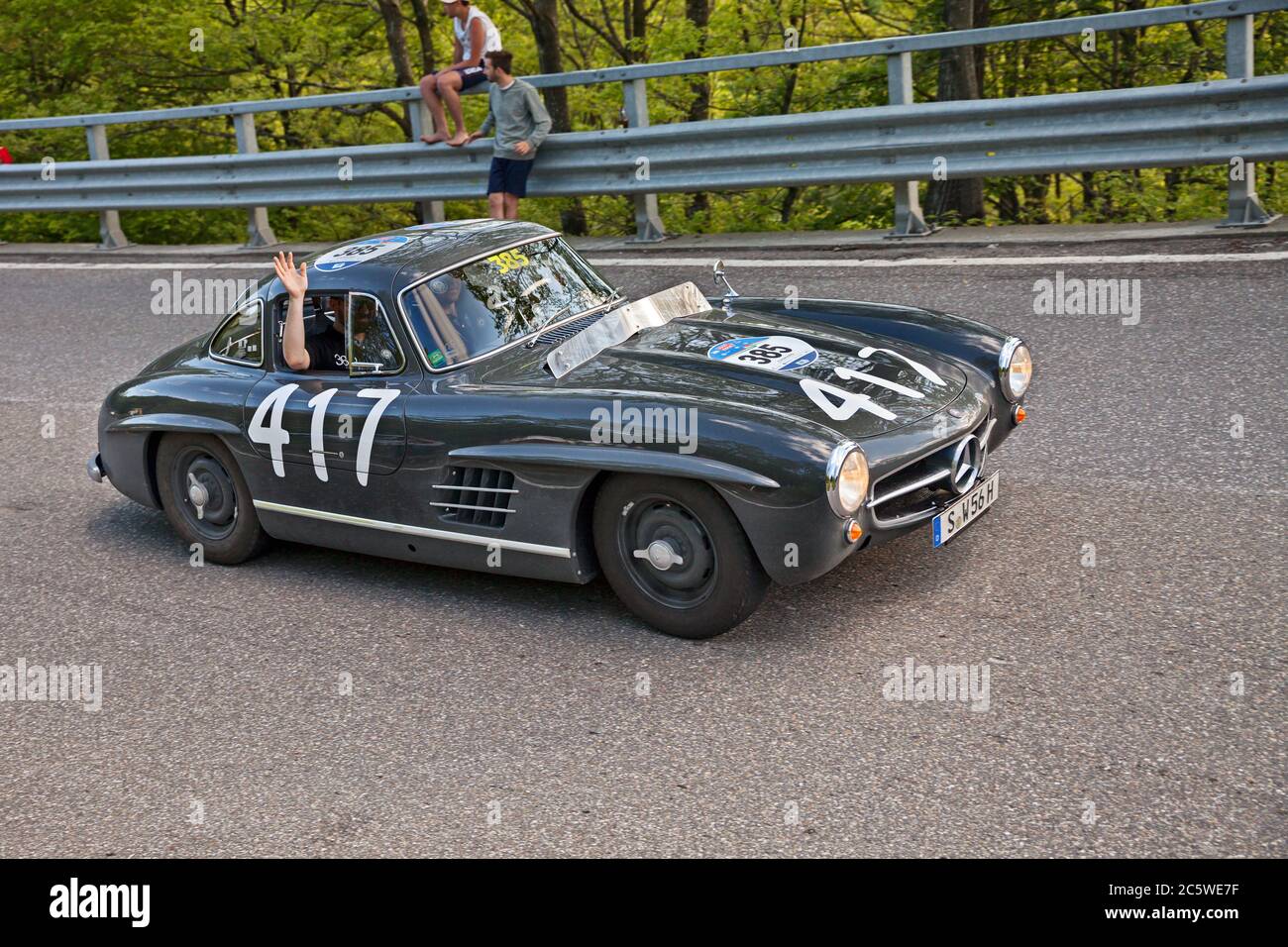 Oldtimer-Rennwagen Mercedes-Benz 300 SL Coupé W198 (1956) im historischen Klassikrennen Mille Miglia am 21. Mai 2016 im Passo della Futa (FI) Italien Stockfoto