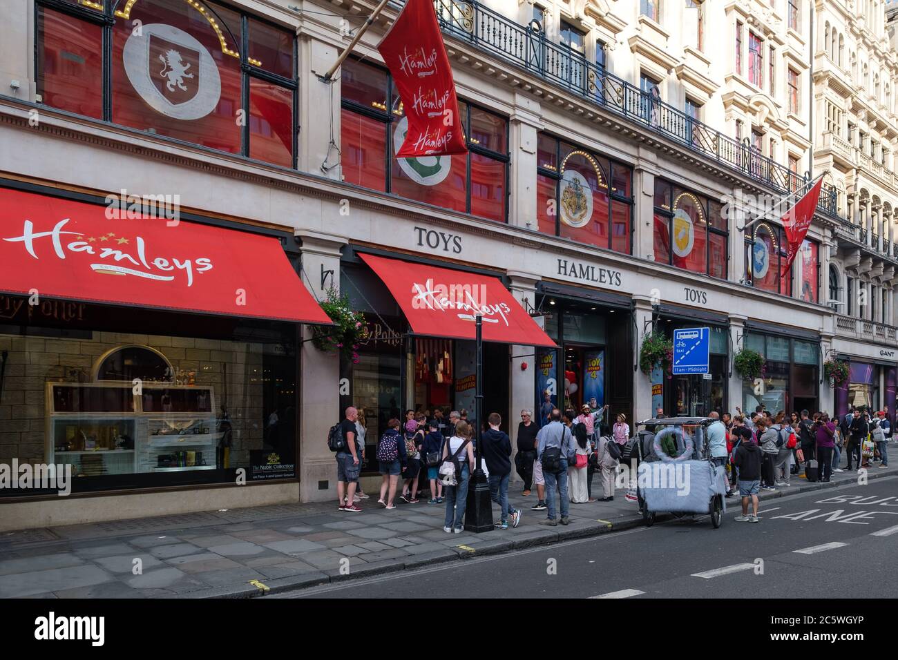 Der weltweit berühmte Hamleys Spielzeugladen in der Regent Street in London Stockfoto