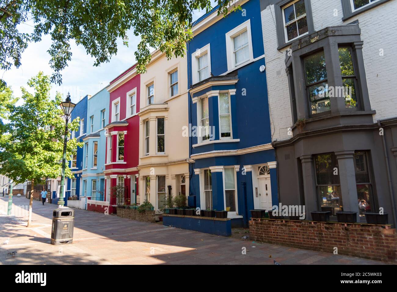 Bunte Fassaden von Stadthäusern in London Stockfoto