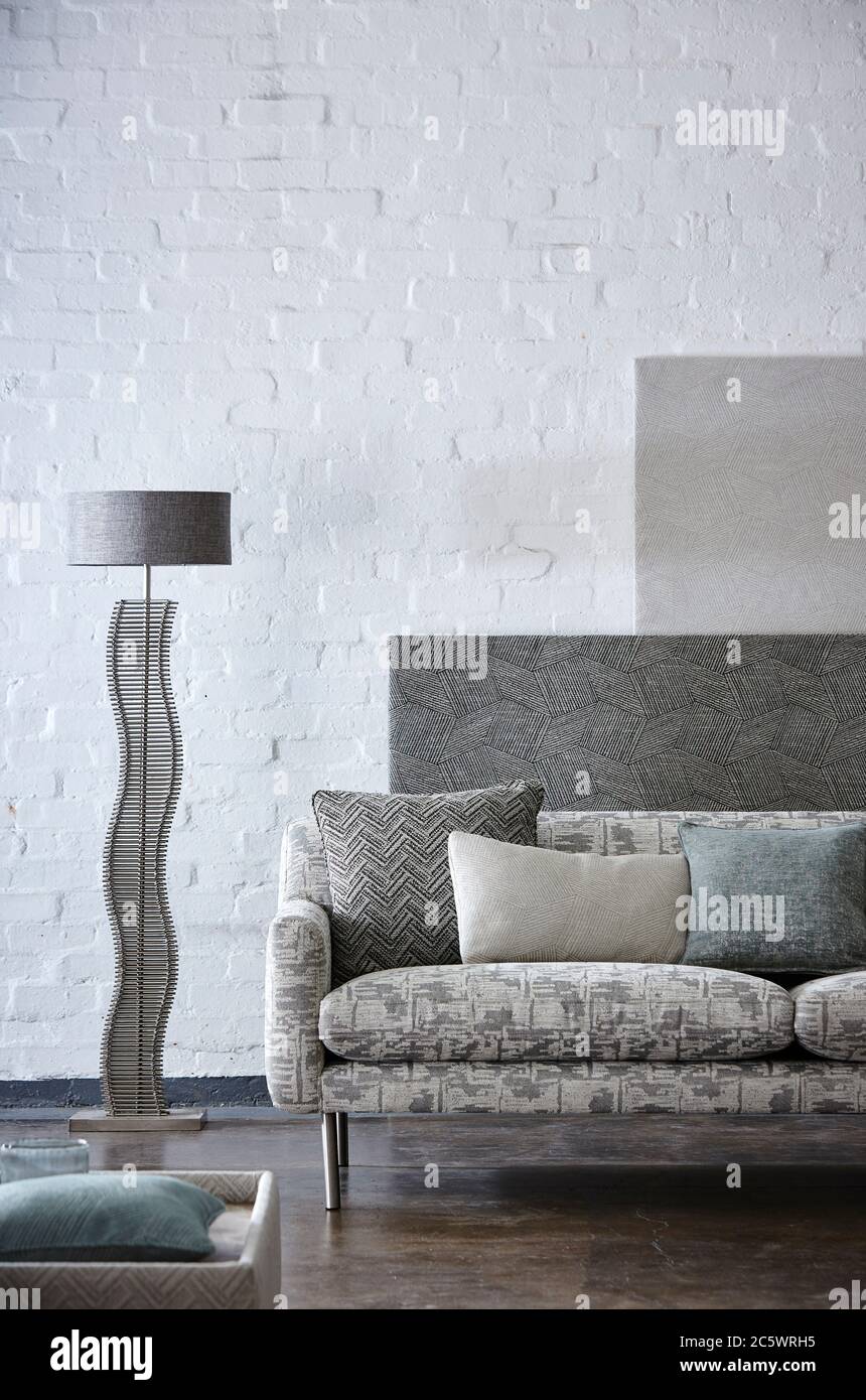 Aufnahme von Interieur eines luxuriösen Wohnzimmer mit bequemer Couch Stockfoto