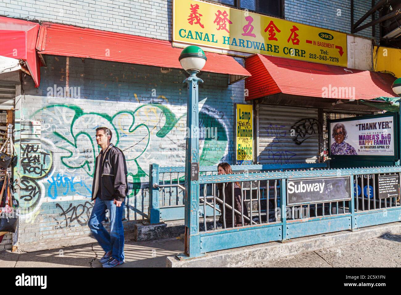 New York City, NYC NY Lower, Manhattan, Chinatown, Canal Street Station, MTA, U-Bahn, Zug, Autobahn Route C, Eingang, Treppen, Männer Männer Erwachsene, Ausgang, gr Stockfoto