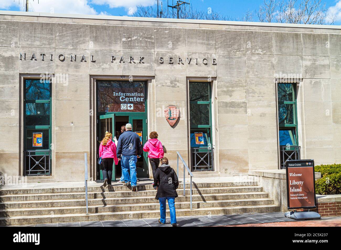 New York City, NY NYC Upper Bay, Statue Cruises, Statue of Liberty National Monument, Liberty Island, Freiheit, Symbol, Bartholdi, Bildhauer, National Prak Servi Stockfoto