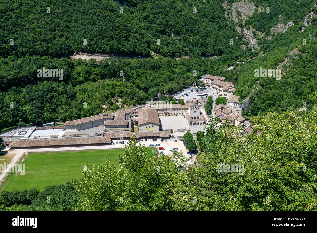 Rocca Porena Landschaft von der Felsenheiligtum, wo Santa Rita betete gesehen Stockfoto