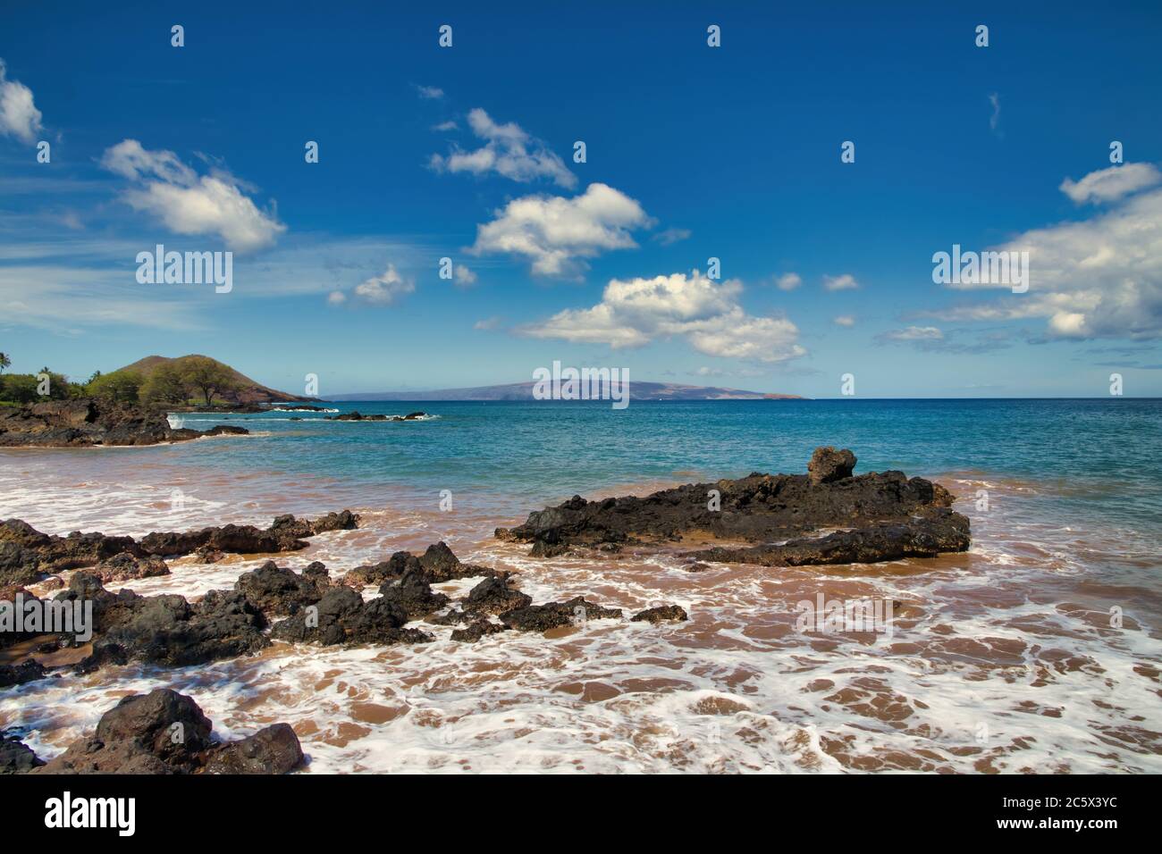 Blick auf Kao'olawe von der Insel Maui. Stockfoto