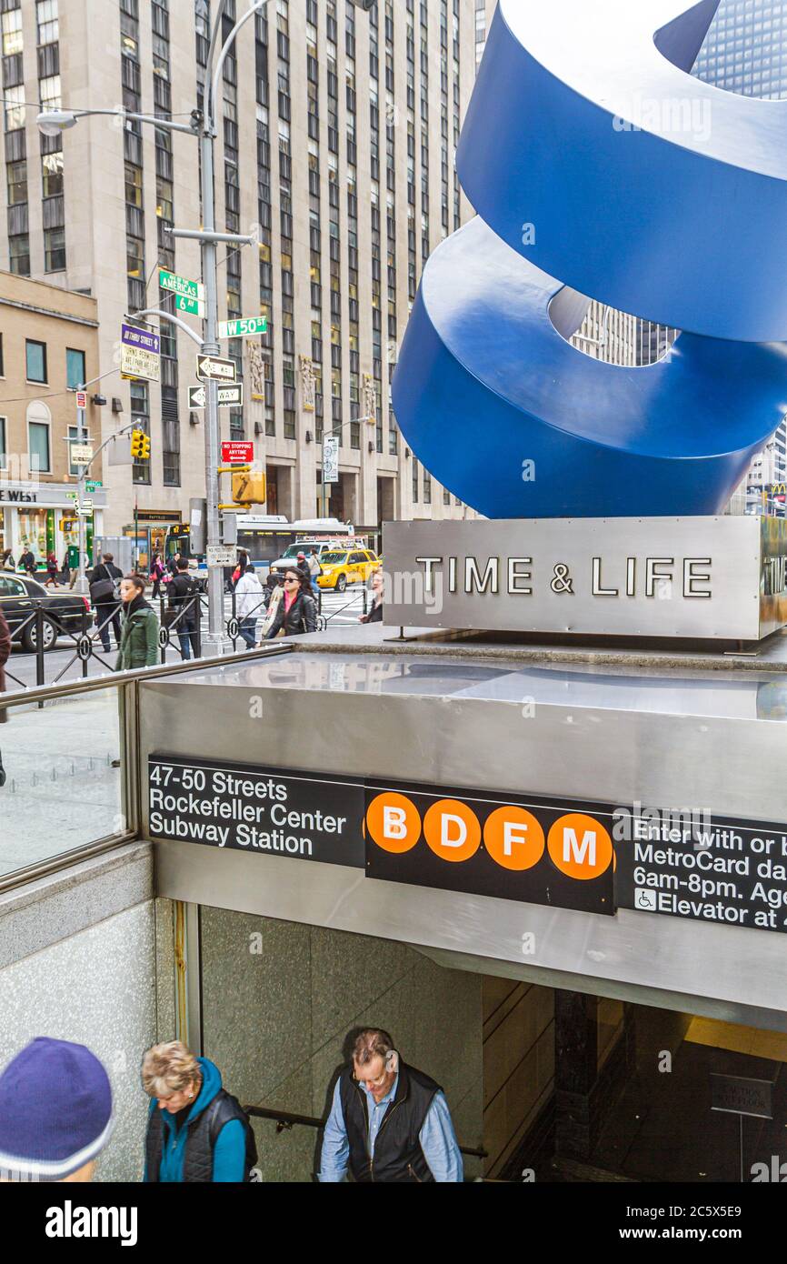 New York, New York City, NY NYC, Manhattan, Midtown, 6th Sixth Avenue of the Americas, Time Life Building, plaza, Eingang, MTA New York Subway System, Rockefel Stockfoto