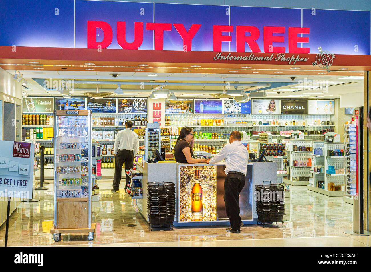 New York City, New York New York New York Brooklyn, John F. Kennedy International Airport, JFK, Terminal, Duty Free, Shopping Shopper Shopper Shopper Shopper Shoppers Market Market Market Market Market Market Market Market Market Market Stockfoto
