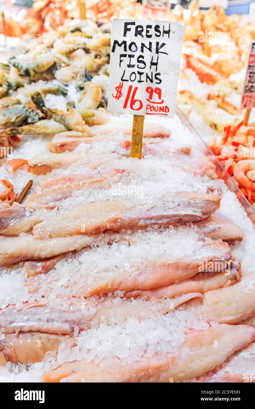 Frische Seeteufel Lenden auf Eis zum Verkauf auf Pike Place Market in Seattle, Washington Stockfoto