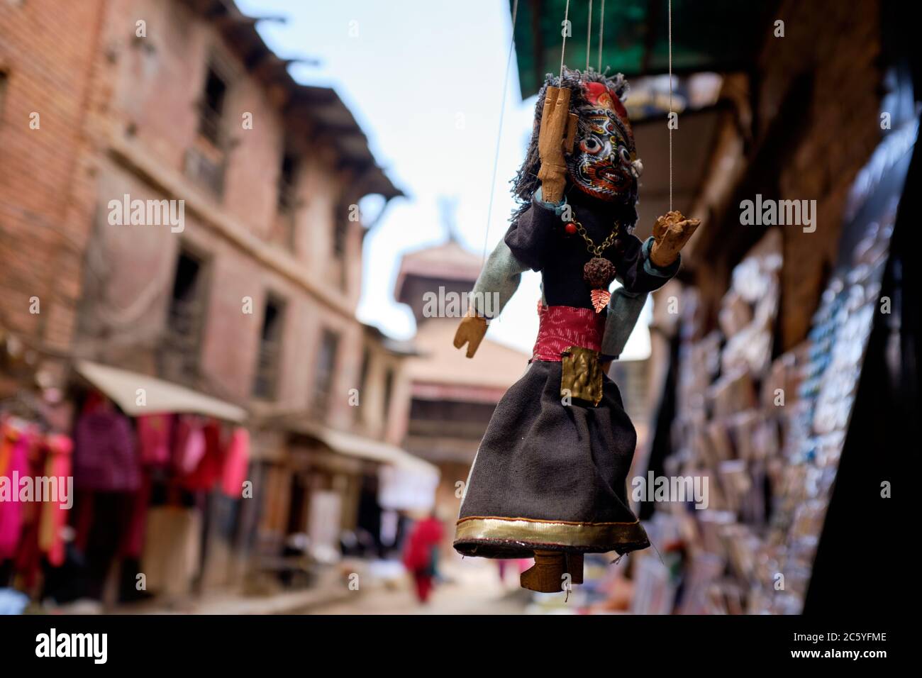 Eine traditionelle Marionette zum Verkauf in Bhaktapur Durbar Square Stockfoto