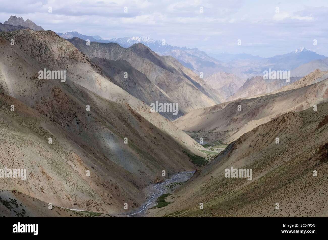 Blick auf Konzke La Pass, der Tourist ist das Foto während der Wanderung in Ladakh. Stockfoto
