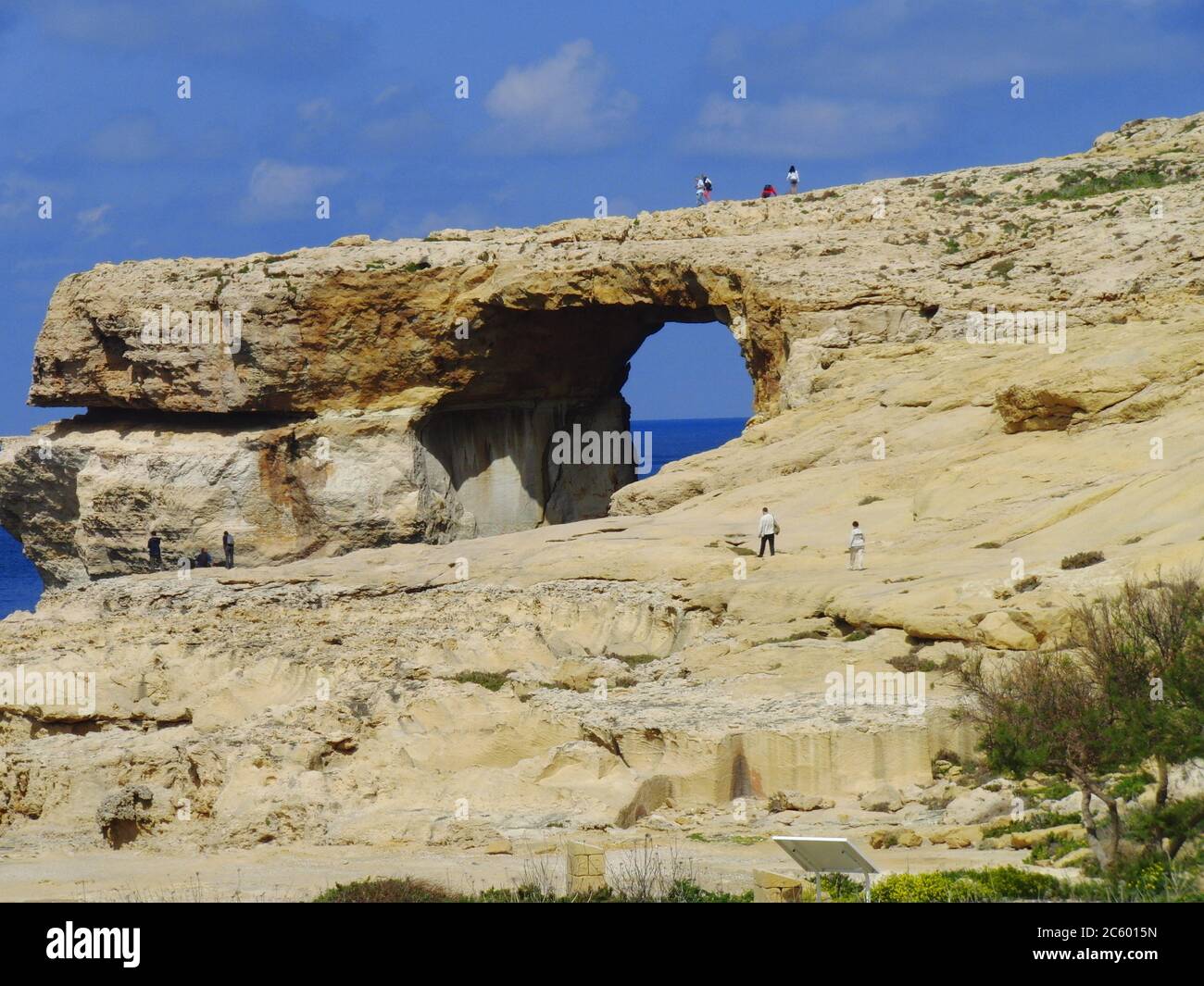 Maltas Azure Window vom Land aus gesehen Stockfoto