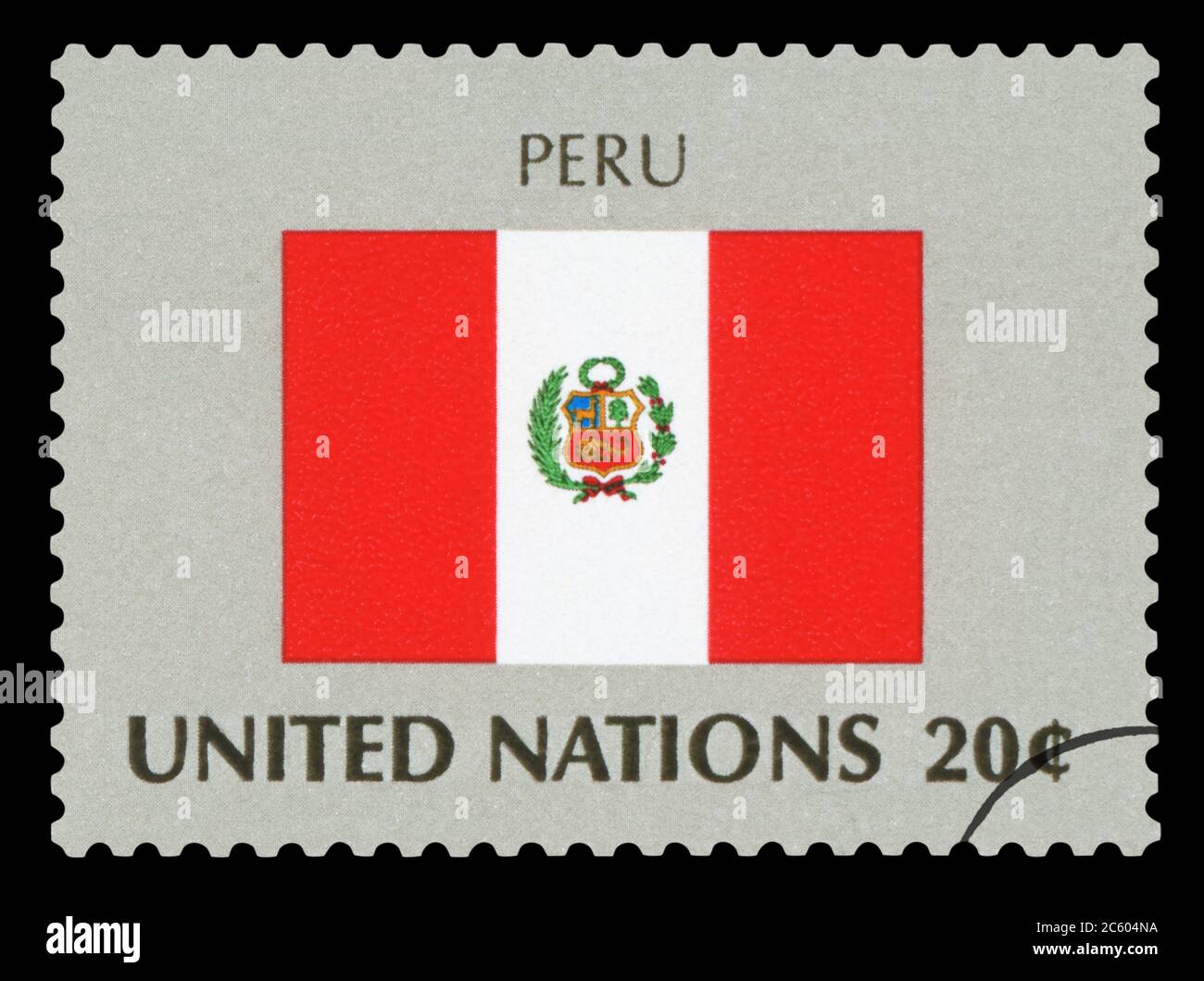 PERU - Briefmarke der Nationalflagge Perus, Serie der Vereinten Nationen, um 1984. Stockfoto