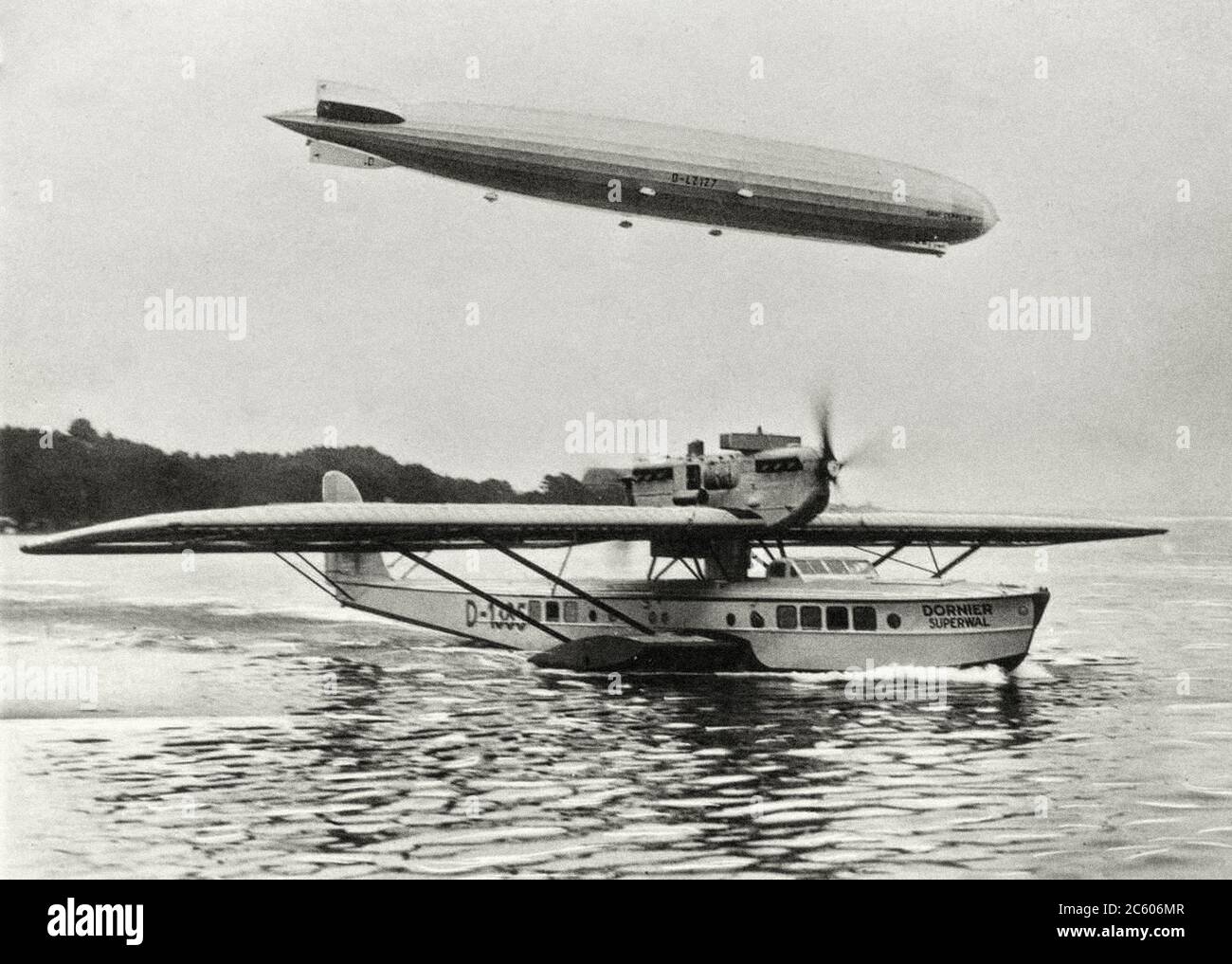 Nach einer erfolgreichen Reise kehrt LZ 127 'Graf Zeppelin' in seine Heimat in Friedrichshafen zurück Stockfoto